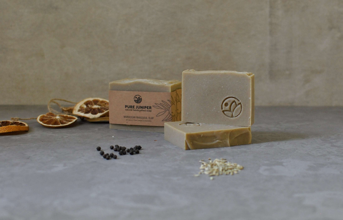 Pure Juniper - sapun premium natural - argila marocana - detoxifiant si hranitor - fenicul si piper negru