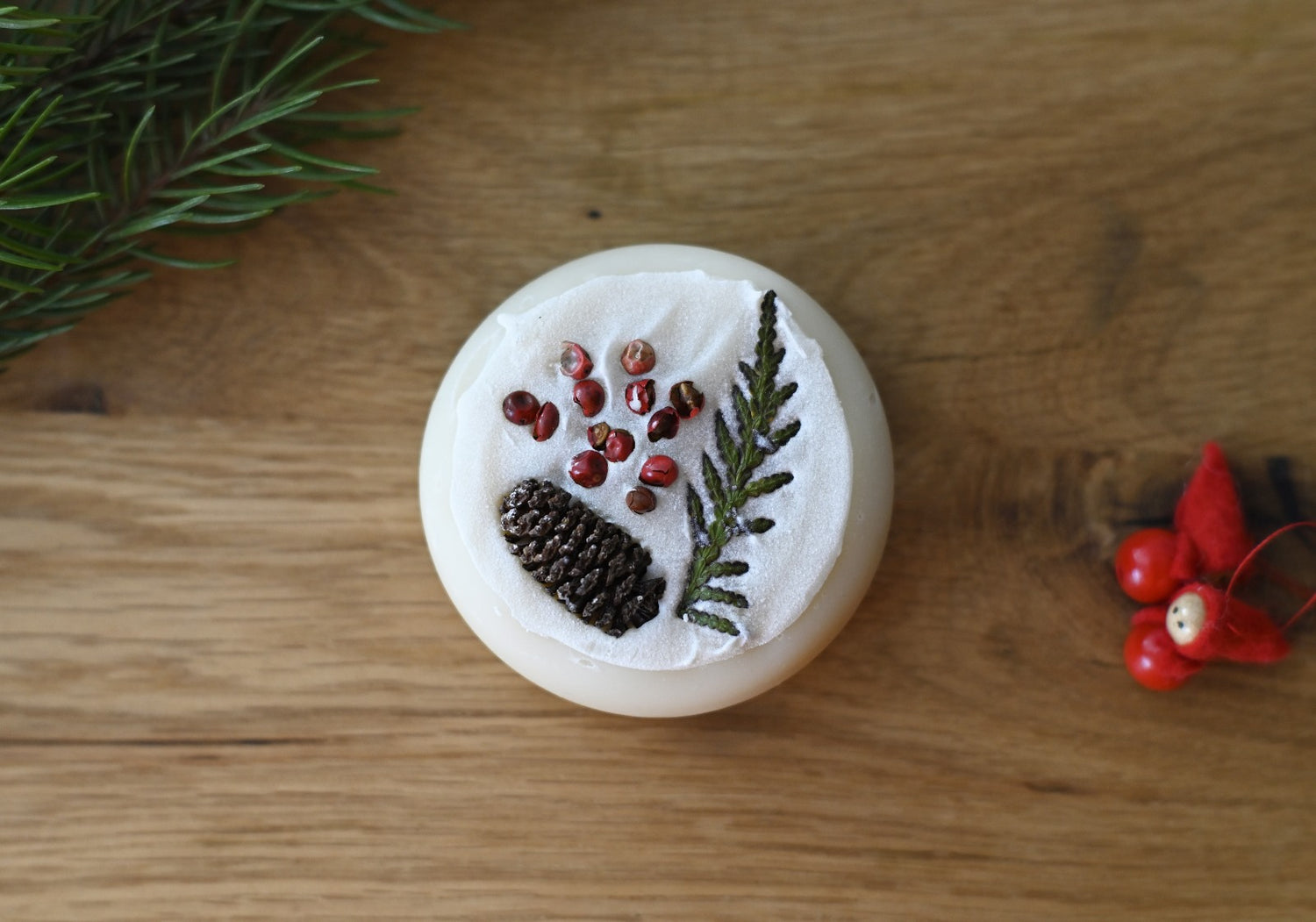 Sapun natural hidratant Pure Juniper - White Winter - curata delicat pielea chiar si cea sensiblila