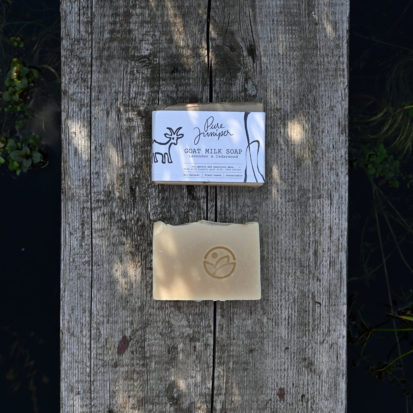 Săpun Pure Juniper cu lapte de capră local, provenit de la ferma ecologica, sapunuri naturale premium