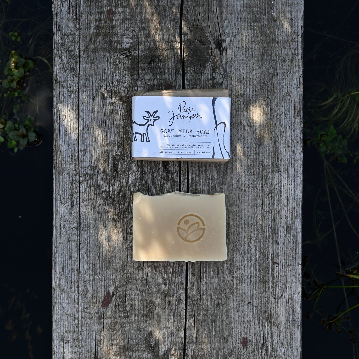 Săpun Pure Juniper cu lapte de capră local, provenit de la ferma ecologica, sapunuri naturale premium